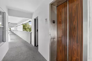 7897 Golf Cir Dr, Margate, FL 33063 - Photo 20