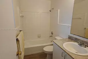 421 NE 1st St, Hallandale Beach, FL 33009 - Photo 8