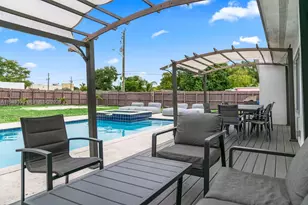 700 NW 9th Ct, Hallandale Beach, FL 33009 - Photo 32