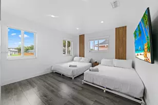 700 NW 9th Ct, Hallandale Beach, FL 33009 - Photo 18