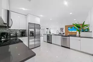 700 NW 9th Ct, Hallandale Beach, FL 33009 - Photo 22