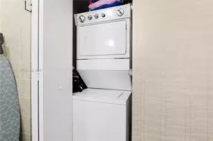 60 SW 13th St, Miami, FL 33130 - Photo 32