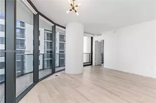 55 SW 9th St, Miami, FL 33130 - Photo 10