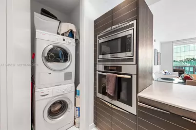 200 Biscayne Boulevard Way #4511, Miami, FL 33131 - Photo 10