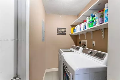 7527 SW 6th Ct, North Lauderdale, FL 33068 - Photo 20
