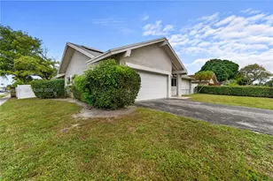 7527 SW 6th Ct, North Lauderdale, FL 33068 - Photo 24