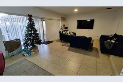 8199 NW 8th Mnr #1, Plantation, FL 33324 - Photo 4