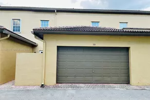 535 SW 146th Terrace, Pembroke Pines, FL 33027 - Photo 2