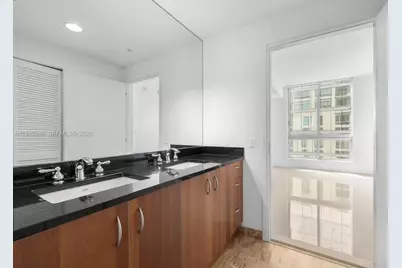 300 S Biscayne Blvd #T-2304, Miami, FL 33131 - Photo 10