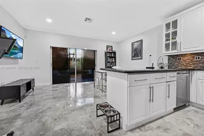 16618 NW 71st Ave, Miami Lakes, FL 33014 - Photo 10