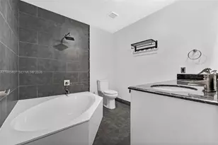 16618 NW 71st Ave, Miami Lakes, FL 33014 - Photo 20