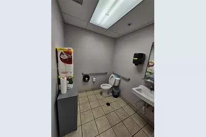 9613 NW 33rd St, Doral, FL 33172 - Photo 6