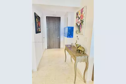 68 SE 6th St #903, Miami, FL 33131 - Photo 4