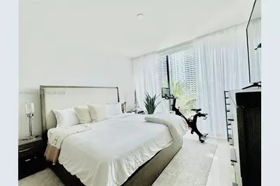 68 SE 6th St #903, Miami, FL 33131 - Photo 12