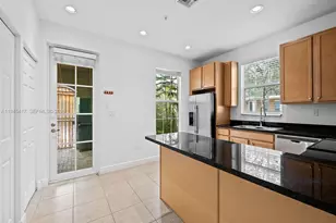 14762 SW 12th St, Pembroke Pines, FL 33027 - Photo 10