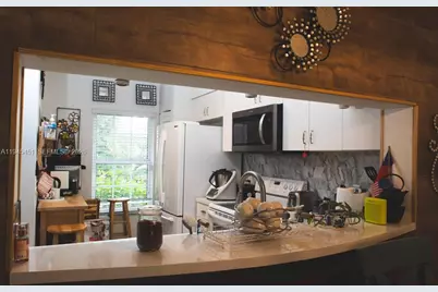 201 Mallory Ct, Weston, FL 33326 - Photo 6