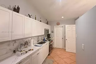 10417 NW 129th St, Hialeah Gardens, FL 33018 - Photo 6