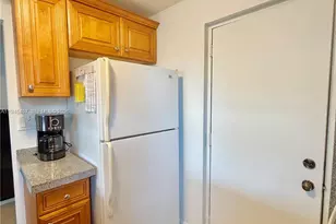 2324 S Cypress Bend Dr, Pompano Beach, FL 33069 - Photo 8