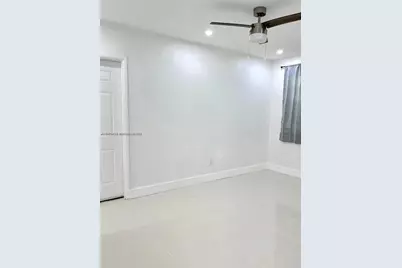 725 NE 126th St #5, North Miami, FL 33161 - Photo 4