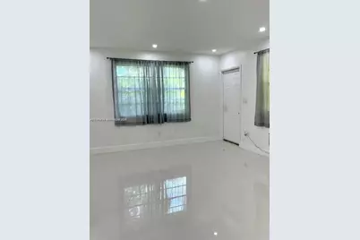 725 NE 126th St #5, North Miami, FL 33161 - Photo 2