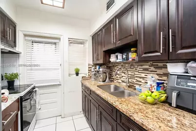 2331 NW 14th St, Miami, FL 33125 - Photo 6