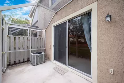 1210 Sorrento Dr, Weston, FL 33326 - Photo 22