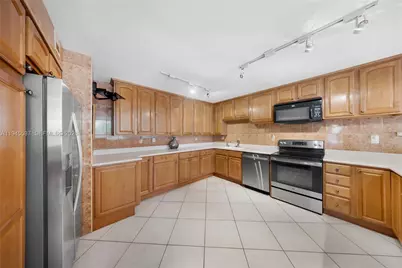 600 Three Islands Blvd #212, Hallandale Beach, FL 33009 - Photo 12