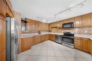 600 Three Islands Boulevard, Hallandale Beach, FL 33009 - Photo 12