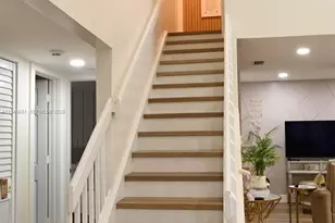 1430 Cottonwood Cir, Weston, FL 33326 - Photo 32