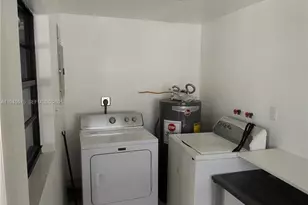 737 W Dayton Cir, Fort Lauderdale, FL 33312 - Photo 2