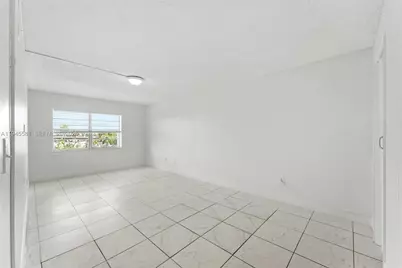 482 NW 165th St Rd #A-605, Miami, FL 33169 - Photo 4