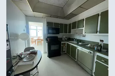 7135 Collins Ave #PH5, Miami Beach, FL 33141 - Photo 58