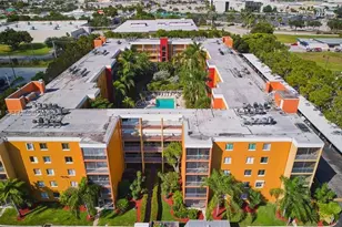 2366 E E Mall Dr, Fort Myers, FL 33901 - Photo 2