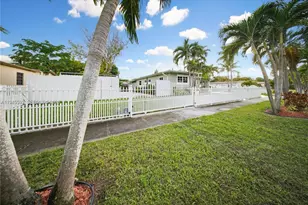 300 NE 175th St, North Miami Beach, FL 33162 - Photo 36