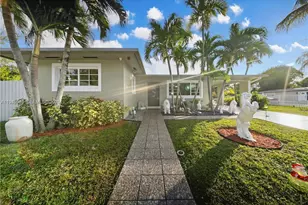 300 NE 175th St, North Miami Beach, FL 33162 - Photo 38