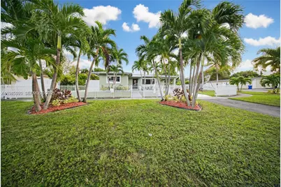 300 NE 175th St, North Miami Beach, FL 33162 - Photo 58