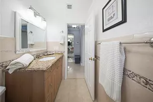 300 NE 175th St, North Miami Beach, FL 33162 - Photo 16