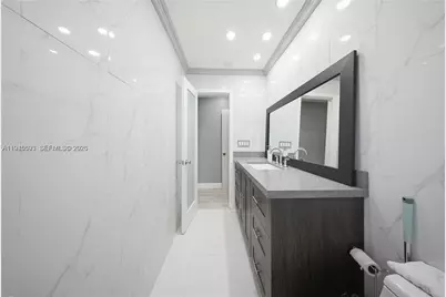 300 NE 175th St, North Miami Beach, FL 33162 - Photo 12