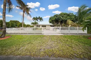 300 NE 175th St, North Miami Beach, FL 33162 - Photo 4