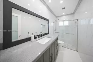 300 NE 175th St, North Miami Beach, FL 33162 - Photo 10