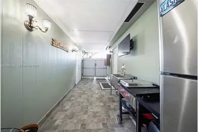 300 NE 175th St, North Miami Beach, FL 33162 - Photo 32