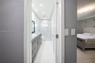 300 NE 175th St, North Miami Beach, FL 33162 - Photo 24