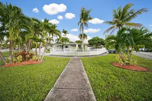 300 NE 175th St, North Miami Beach, FL 33162 - Photo 40