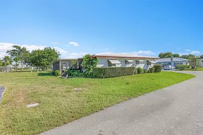 7109 NW 75th St, Tamarac, FL 33321 - Photo 6