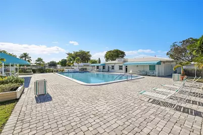 7109 NW 75th St, Tamarac, FL 33321 - Photo 32