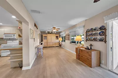 7109 NW 75th St, Tamarac, FL 33321 - Photo 16