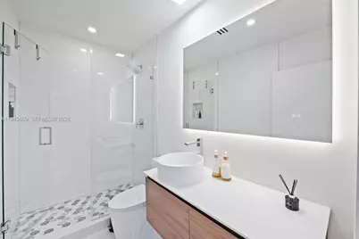 2180 SW 20th St, Miami, FL 33145 - Photo 20