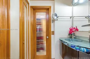 7090 NW 179th St, Hialeah, FL 33015 - Photo 16