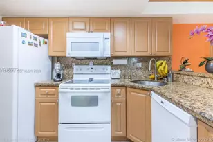 7090 NW 179th St, Hialeah, FL 33015 - Photo 12