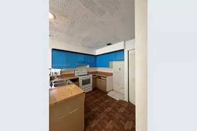 7157 Sportsmans Dr, North Lauderdale, FL 33068 - Photo 4